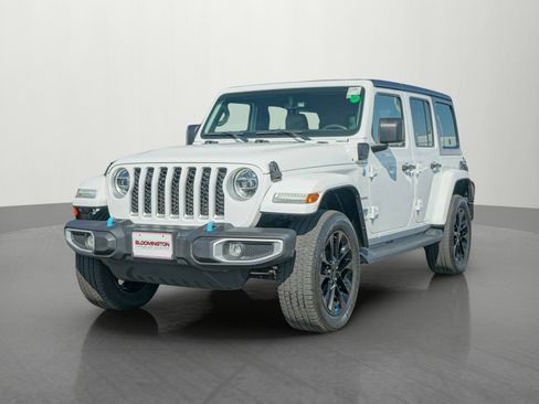 Used 2022 Jeep Wrangler Unlimited Sahara w/ Cold Weather Group image 3