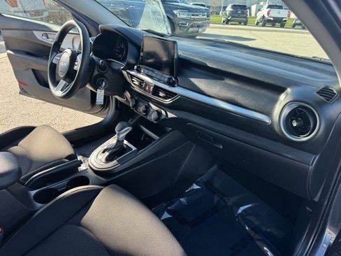 Used 2023 Kia Forte LXS image 31