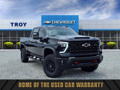 Used 2025 Chevrolet Silverado 2500 ZR2 image 1