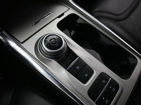 Certified 2022 Ford Explorer Platinum w/ Technology Package image 18