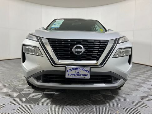 Used 2023 Nissan Rogue SV image 5