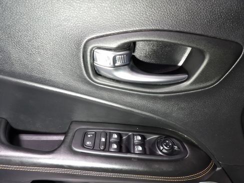 Used 2019 Jeep Compass Limited w/ Safety & Security Group AWD/4WD image 9
