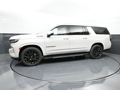 Used 2022 Chevrolet Suburban High Country w/ LPO, Illumination Package AWD/4WD image 7