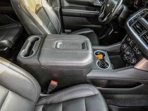 Used 2021 Chevrolet Tahoe LT w/ LT Signature Package RWD image 16