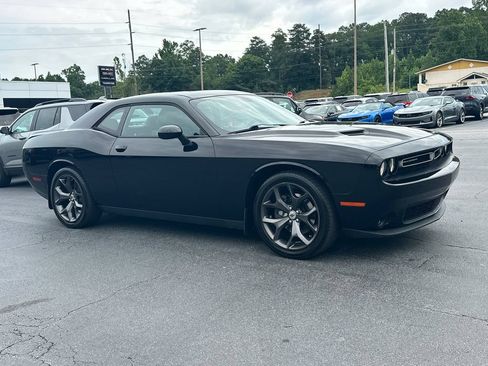 Used 2019 Dodge Challenger SXT w/ Plus Package RWD image 4