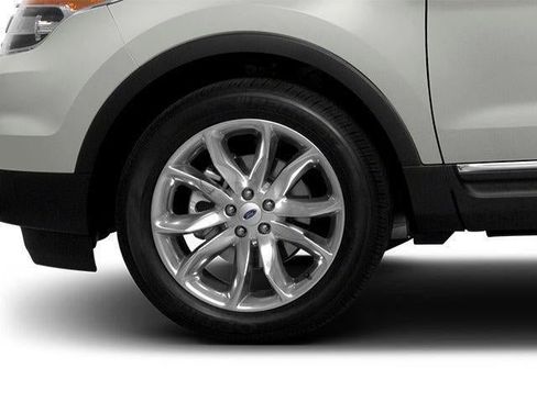 Used 2014 Ford Explorer XLT w/ Equipment Group 202A image 11