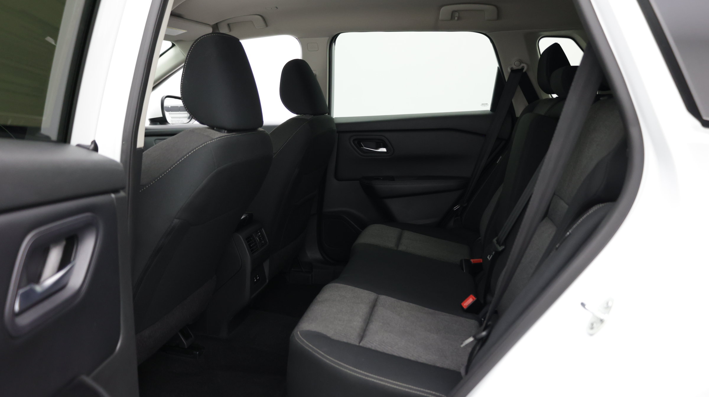 Used 2024 Nissan Rogue SV FWD image 28