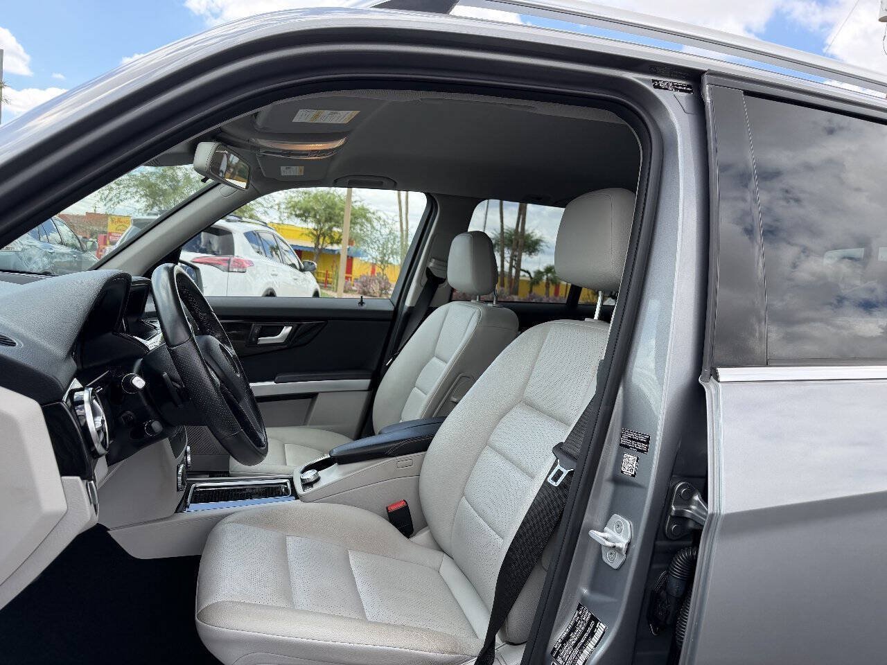 Used 2015 Mercedes-Benz GLK 250 BlueTEC 4MATIC w/ Appearance Package image 7