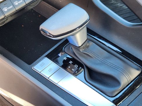 Certified 2024 Hyundai Elantra SEL image 13