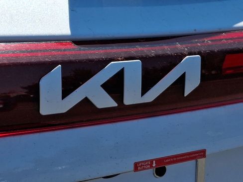 New 2026 Kia Seltos LX FWD image 13