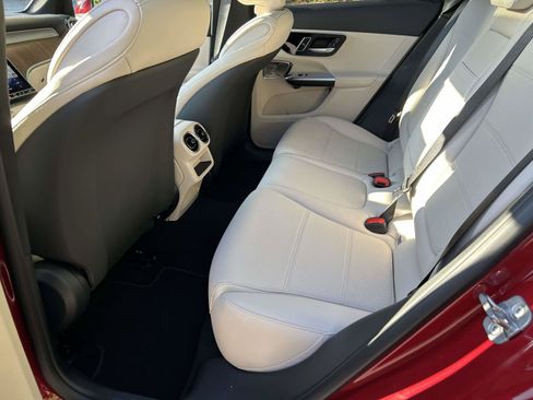 New 2027 Mercedes-Benz GLC 300 4MATIC image 36