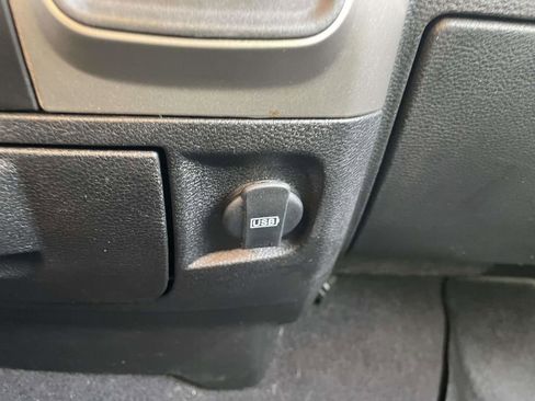 Certified 2019 RAM 1500 Classic SLT w/ Luxury Group image 35