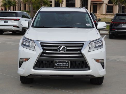 Used 2017 Lexus GX 460 Premium image 3