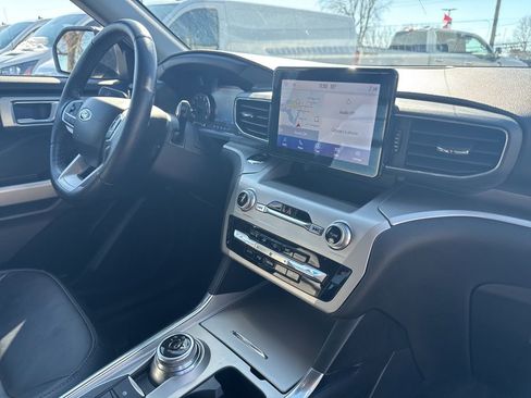 Certified 2022 Ford Explorer XLT w/ Equipment Group 202A image 41