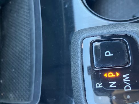 Used 2024 Nissan Rogue SV FWD image 28