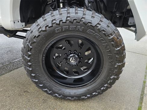 Used 2020 Ford F450 Platinum w/ Camper Package image 9