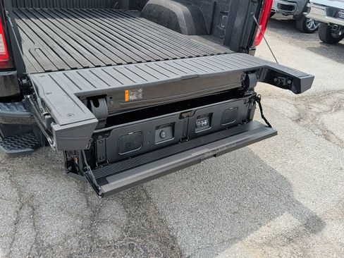 Used 2025 GMC Sierra 1500 Denali Ultimate AWD/4WD image 12