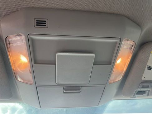 Used 2017 Toyota Tundra SR image 18