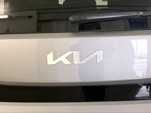 Used 2025 Kia Soul LX FWD image 24