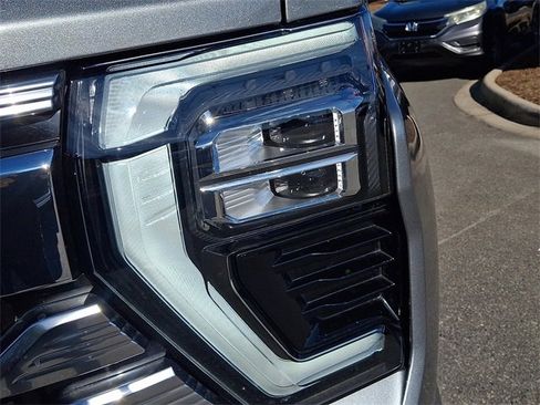 Used 2024 Chevrolet Silverado 2500 High Country w/ High Country Premium Package image 9