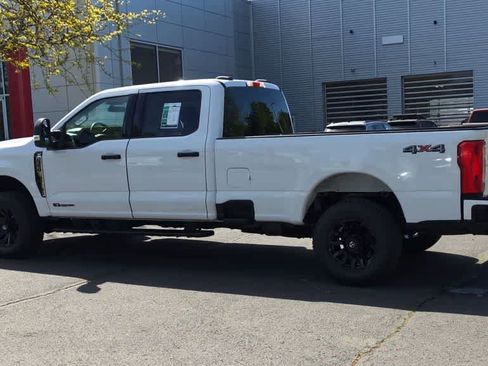 Used 2023 Ford F350 XLT AWD/4WD image 6