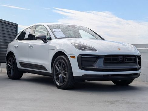 Used 2025 Porsche Macan Turbo AWD/4WD image 25