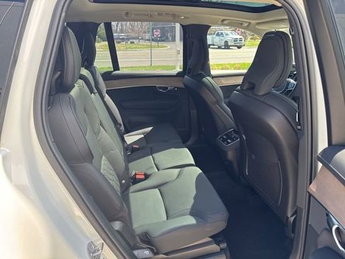 Used 2025 Volvo XC90 B6 Plus image 13