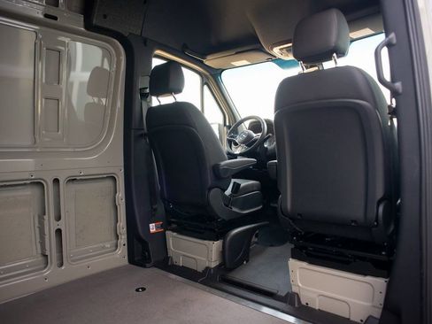 New 2025 Mercedes-Benz Sprinter 2500 image 35