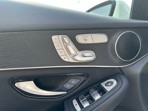 Used 2022 Mercedes-Benz GLC 300 4MATIC image 13