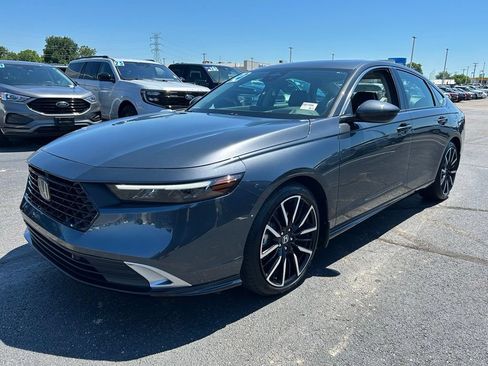 Used 2024 Honda Accord Touring image 4