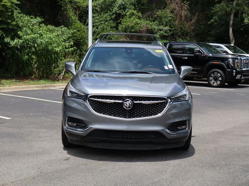 Used 2018 Buick Enclave Avenir w/ Avenir Technology Package FWD image 3
