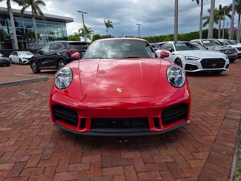 Used 2025 Porsche 911 Carrera RWD image 2