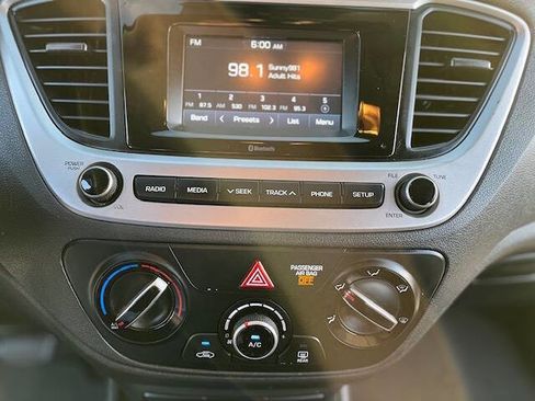 Used 2019 Hyundai Accent SE image 15