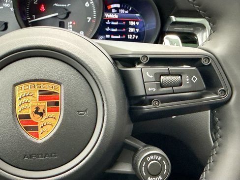 Used 2026 Porsche Macan AWD/4WD image 15
