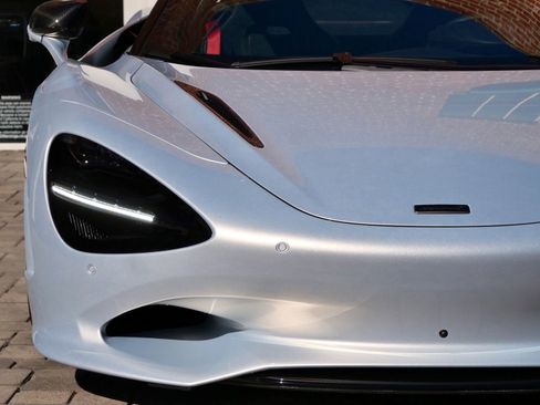 New 2026 McLaren 750S RWD image 17