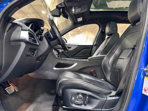 Used 2019 Jaguar F-PACE S image 12