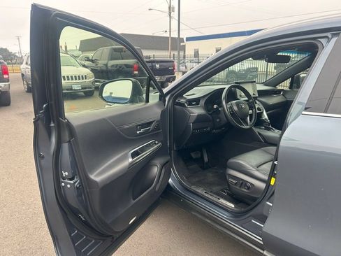 Used 2021 Toyota Venza XLE w/ Softex Package AWD/4WD image 13
