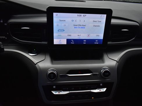 Used 2020 Ford Explorer XLT w/ Equipment Group 202A AWD/4WD image 28