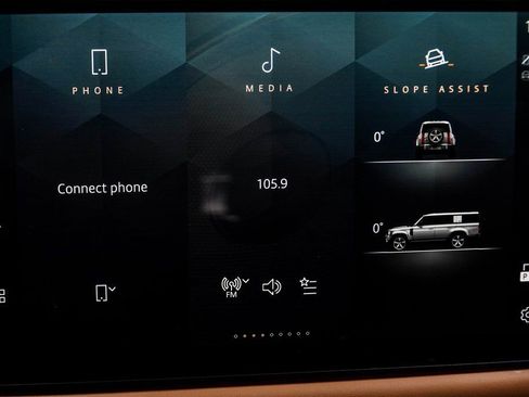 Used 2024 Land Rover Defender 130 X image 28