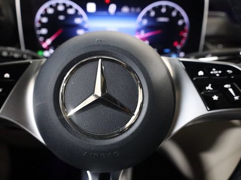 Used 2024 Mercedes-Benz GLC 300 4MATIC image 15