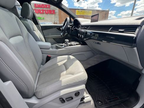 Used 2017 Audi Q7 3.0T Premium Plus w/ Premium Plus Package AWD/4WD image 36