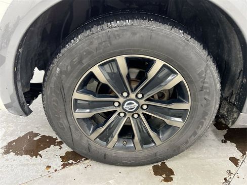 Used 2017 Nissan Armada Platinum w/ Captain Seat Package image 27