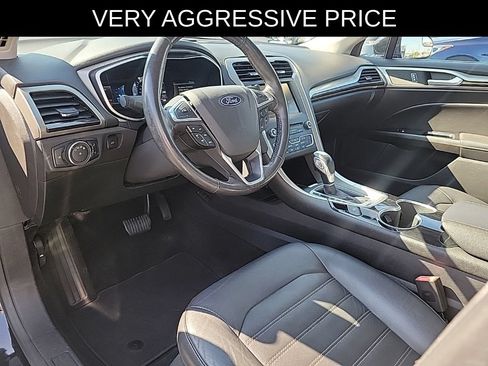 Used 2016 Ford Fusion SE w/ Equipment Group 202A FWD image 17