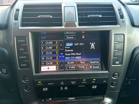 Used 2017 Lexus GX 460 image 29