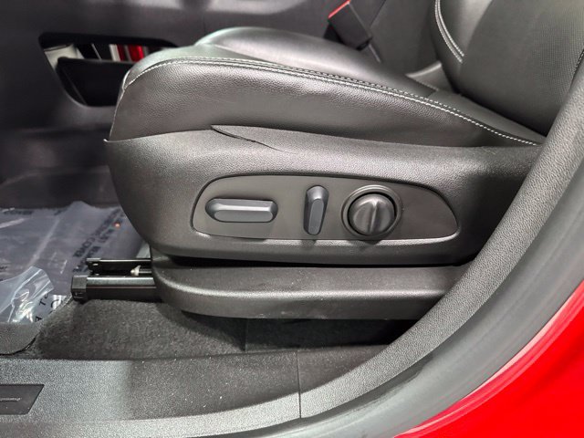 Used 2022 GMC Terrain SLT w/ Infotainment Package II FWD image 6