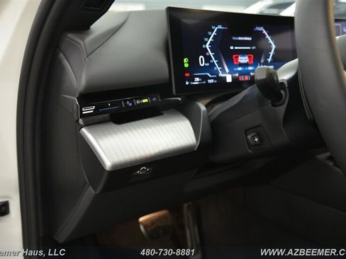 Used 2026 BMW 530i w/ M Sport Package image 28