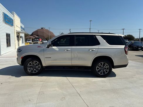 Used 2023 Chevrolet Tahoe Z71 w/ Luxury Package AWD/4WD image 4