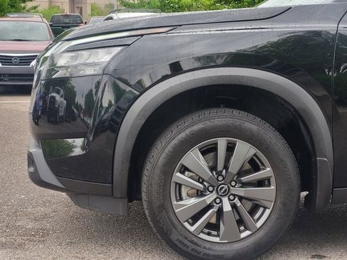 Certified 2024 Nissan Pathfinder SV image 6