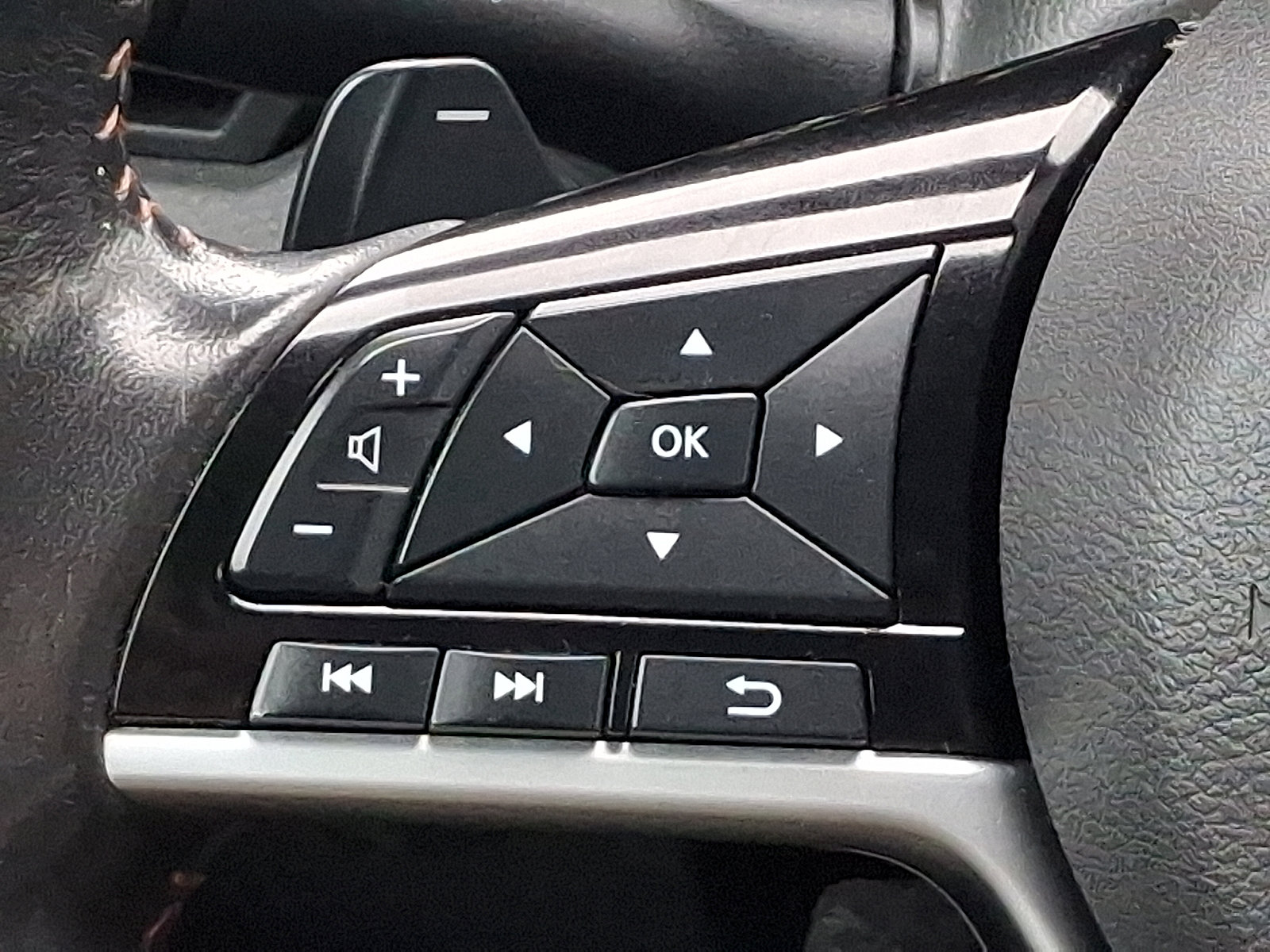 Used 2024 Nissan Altima 2.5 SR FWD image 21