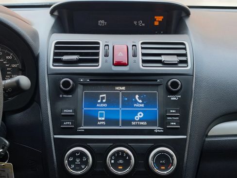 Used 2017 Subaru Crosstrek 2.0i AWD/4WD image 11